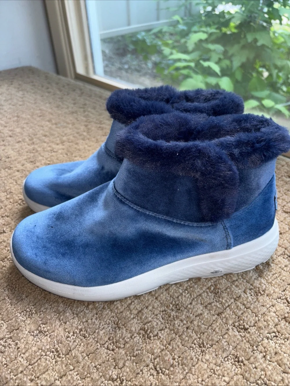 Skechers GOGA Mat blue suede fur lined ankle boots 8